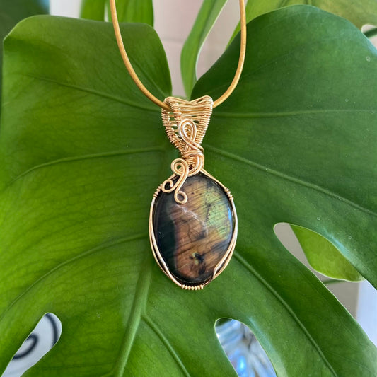 Gold Labradorite Oval Necklace